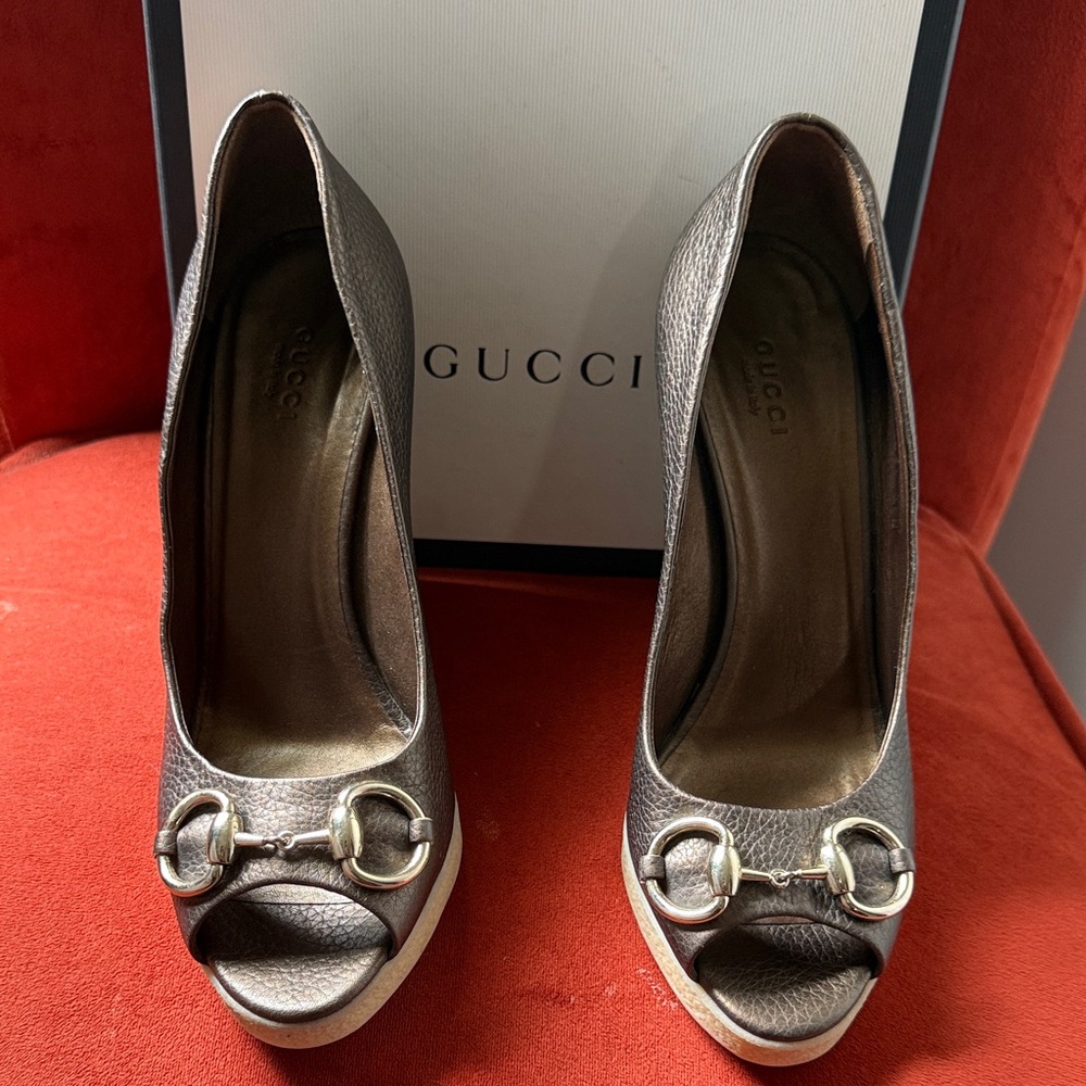 Gucci Women's Black Metallic Peep-Toe Heels